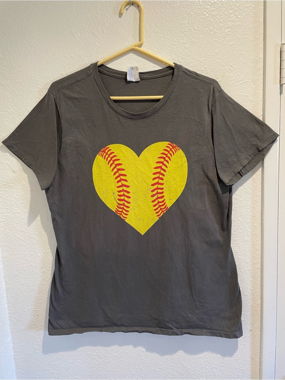 ⚾️ Port & Company Grey Baseball Love Graphic Tee XL 💛